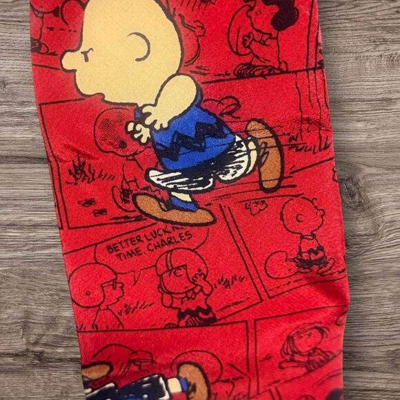 1990s 100% Silk Peanuts Necktie Charlie Brown, Lucy Football, Comical, Funny - Picture 3 of 9